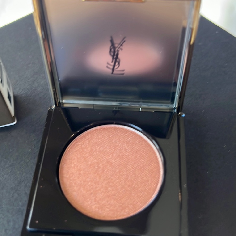 New eyeshadow. Comes with box. I have 25 available. Yves Saint Laurent.